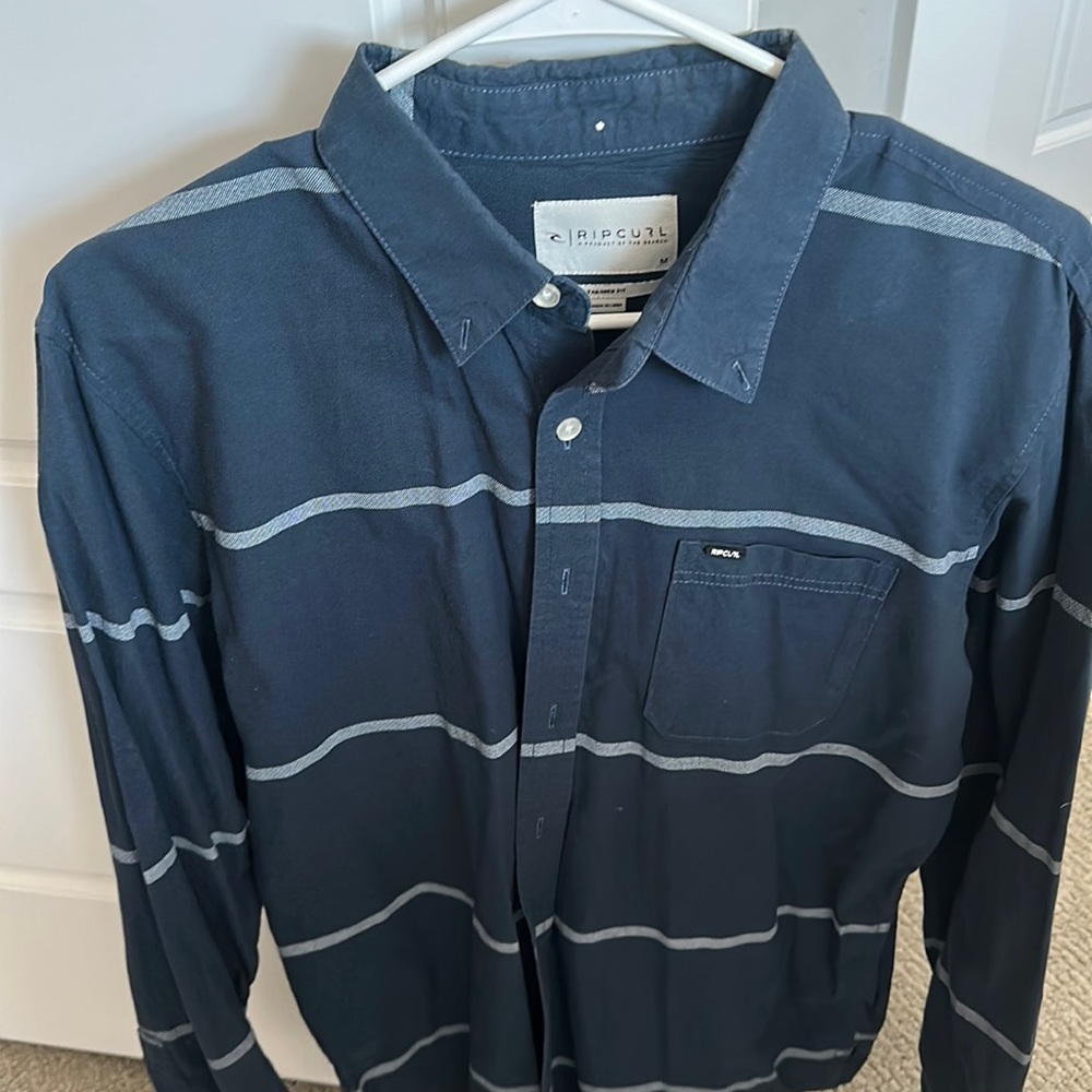 Ripcurl dress shirt… button up size medium. In great condition